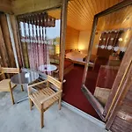 ホテル La Tour D'ai 2*