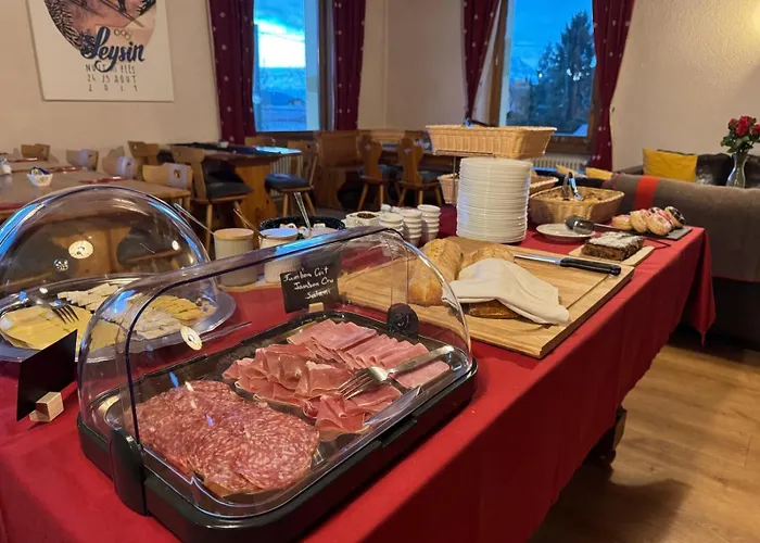 酒店 La Tour D'ai 2*